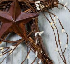 GRAPEVINE STAR WITH RICE BERRIES AND TIN STAR, 8.75 IN. X 6.